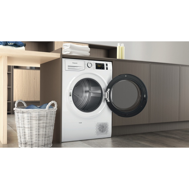 Hotpoint NTSM1192SKUK 9kg Heat Pump Tumble Dryer - White